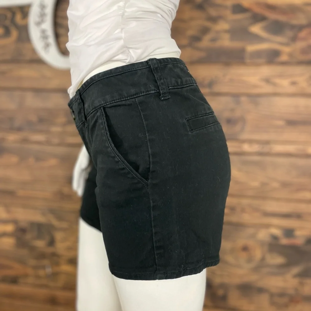 American Eagle Outfitters chic black